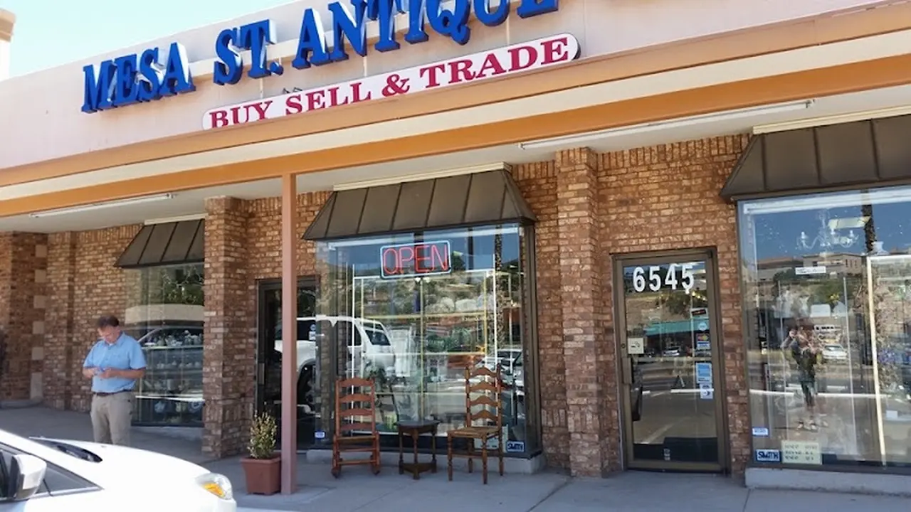 Consignment store in El Paso, Texas: Mesa Street Antique Mall