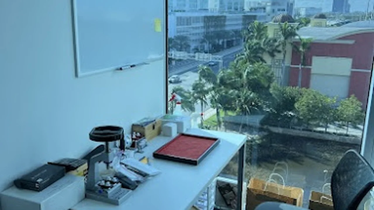 Consignment store in Sunny Isles Beach, Florida: Miami Watch Point