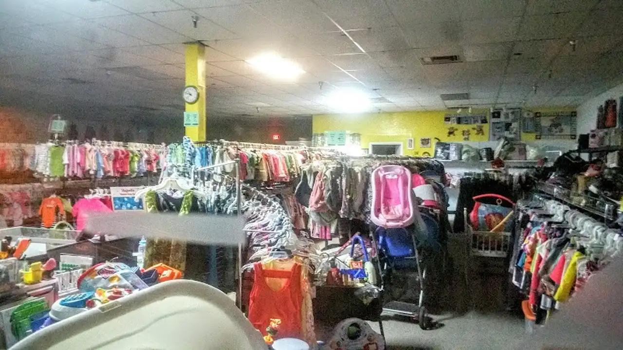 Consignment store in Marysville, Washington: Mimi's Kids