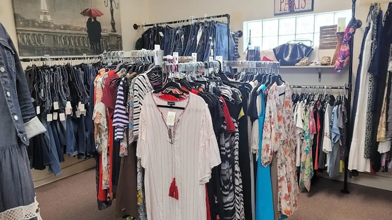 Consignment store in Mt Vernon, Illinois: Mindy's Stylish Resale