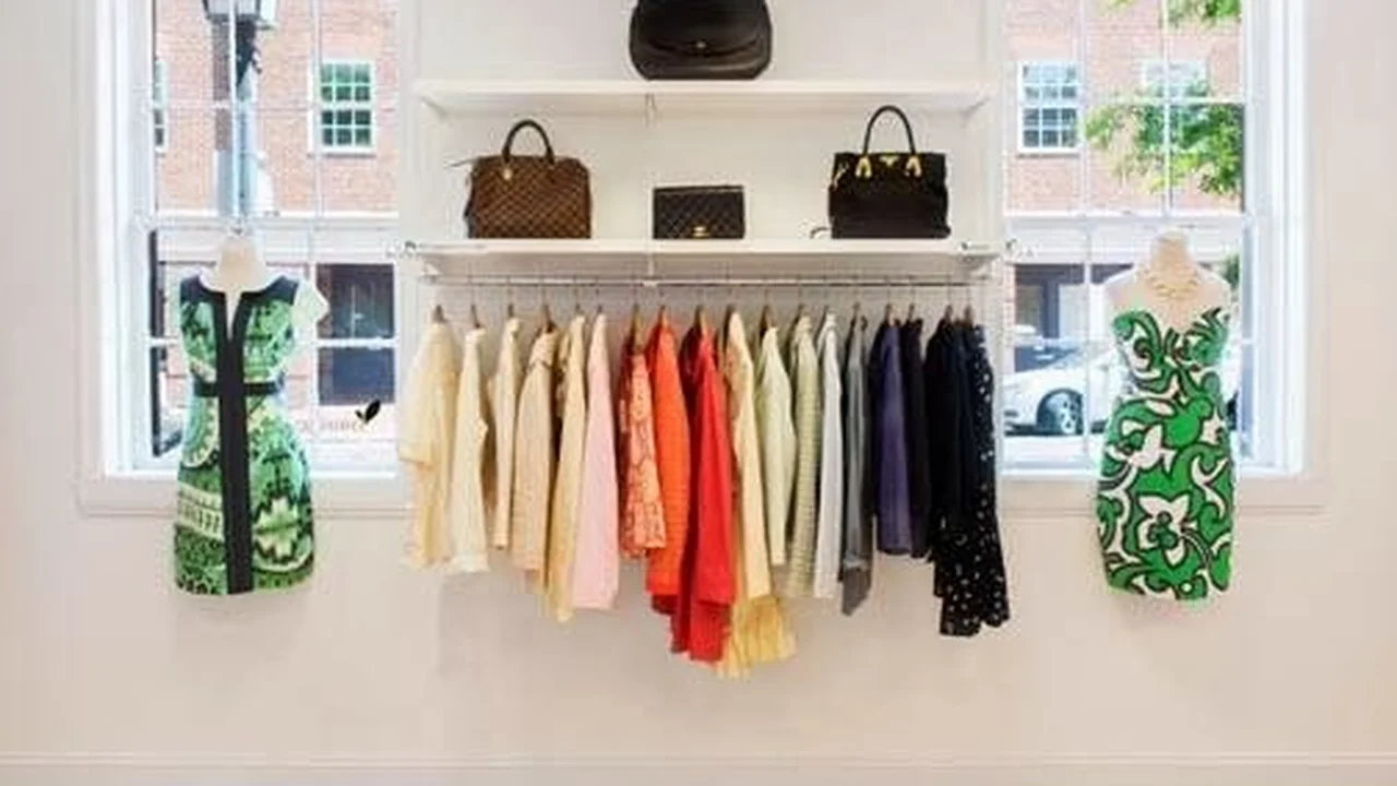 Consignment store in Alexandria, Virginia: Mint Condition