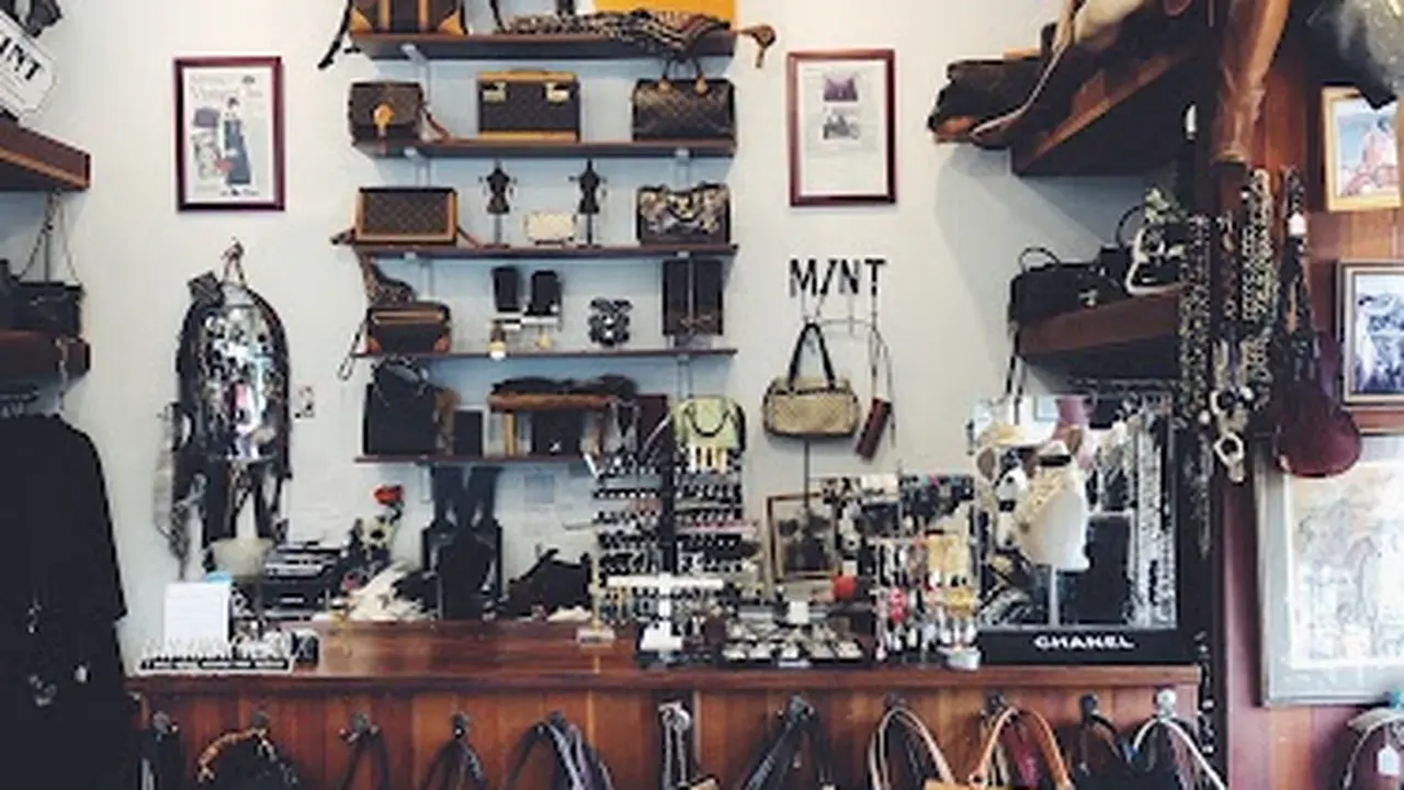 Consignment store in Tenafly, New Jersey: MINT Designer Boutique