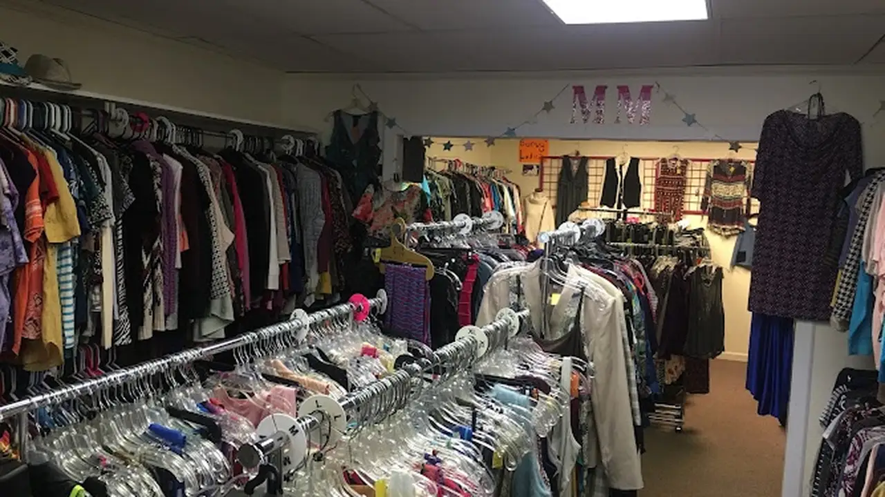 Consignment store in Palmer, Alaska: Misfit Consignment