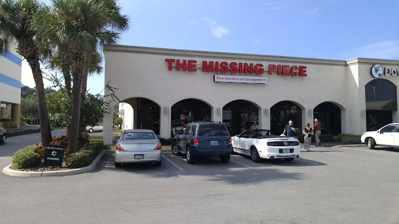 Consignment store in Clearwater, Florida: Missing Piece, Fine Interiors on Consignment
