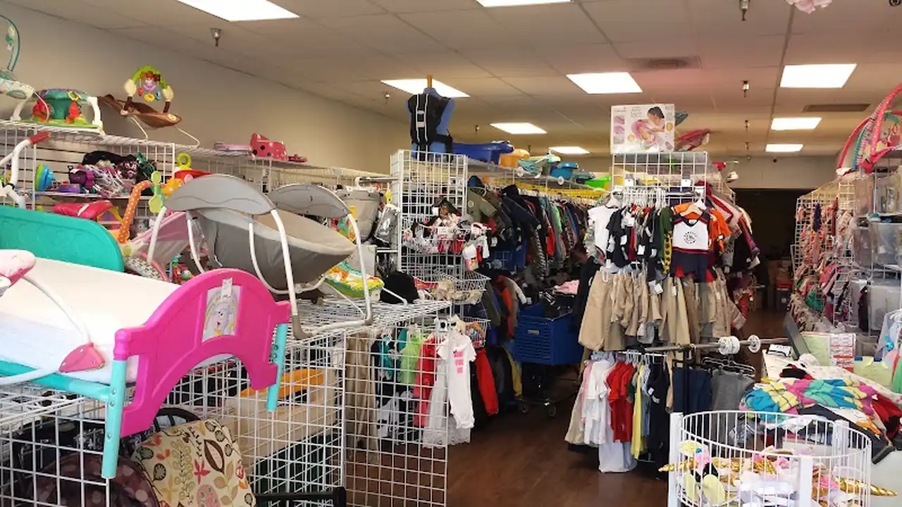 Consignment store in Pasco, Washington: Mommy & Me Childrens Attic Main Store