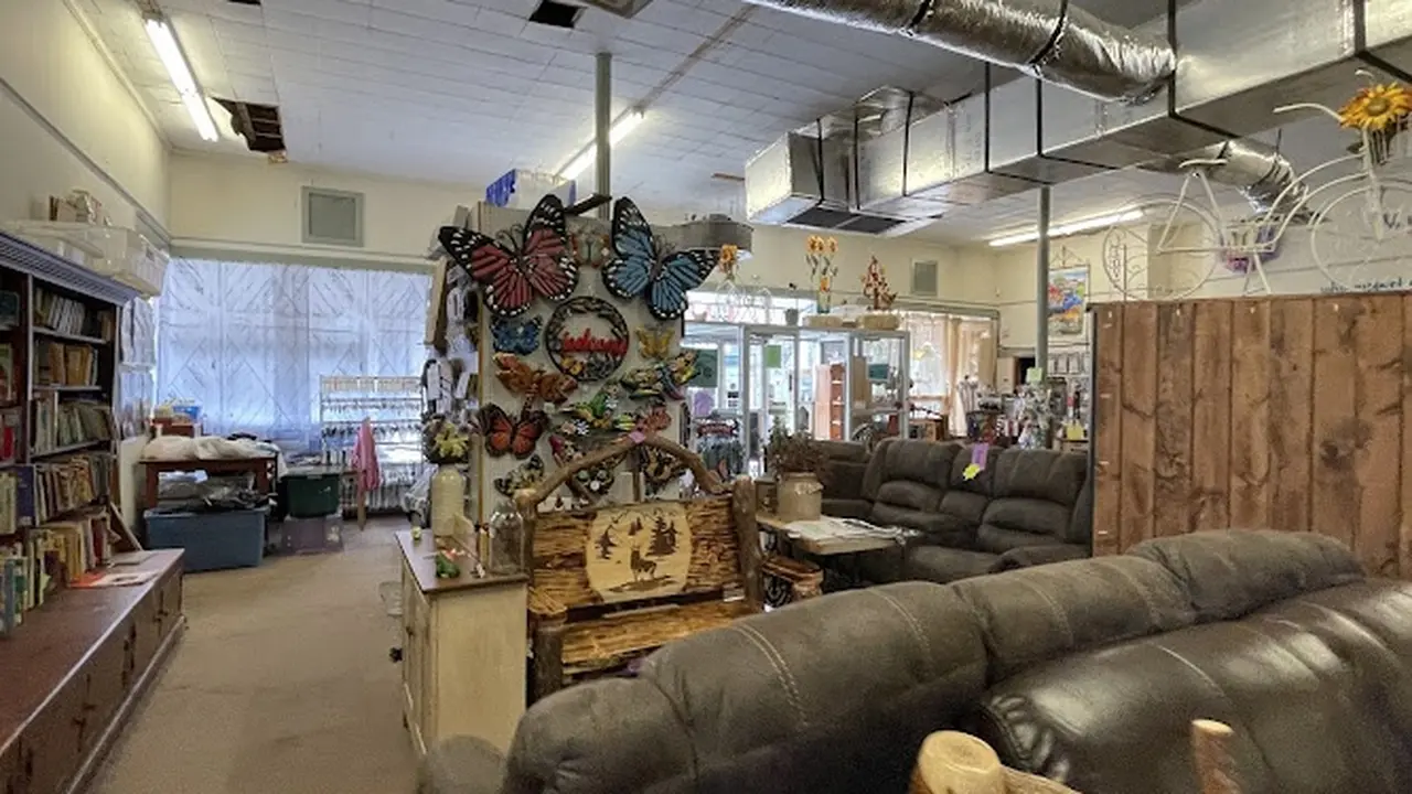 Consignment store in Honesdale, Pennsylvania: Mommy & Me Consignments