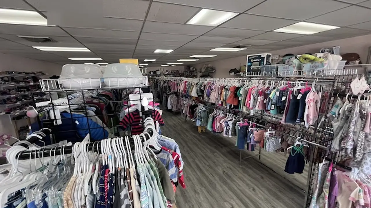 Consignment store in Holland, Michigan: Mommy 'N Me Resale