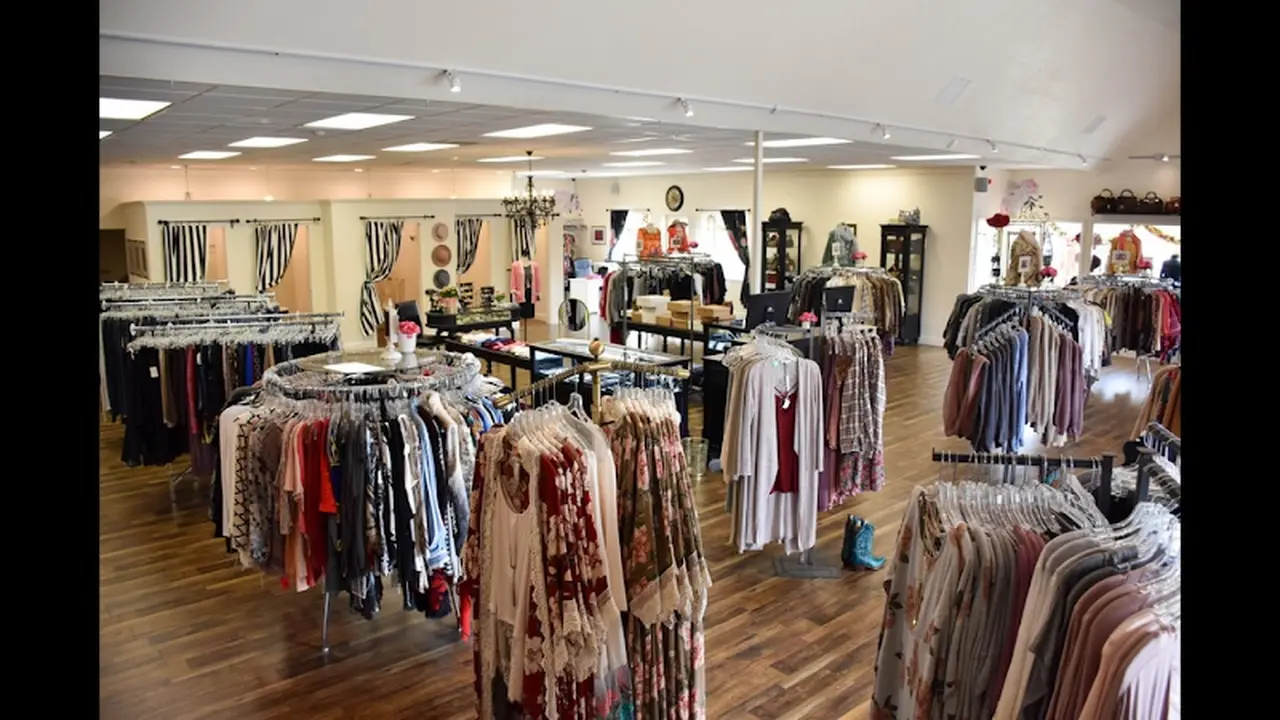 Consignment store in Fair Oaks, California: Moth Hole Consignment Boutique