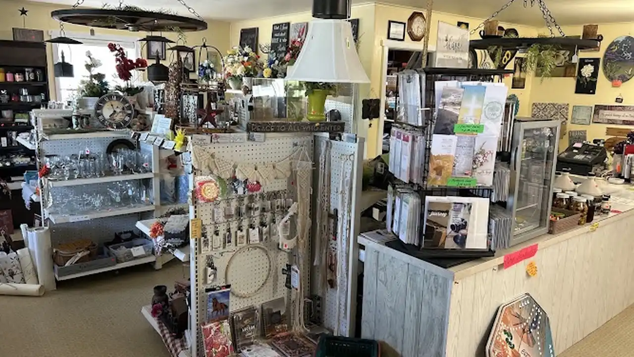 Consignment store in Elizabethville, Pennsylvania: Mountain View Reuzit Quality Used Merchandise