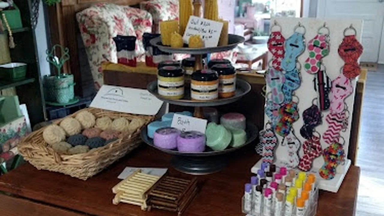 Consignment store in Yorktown, Indiana: Mulberry Street Uniques