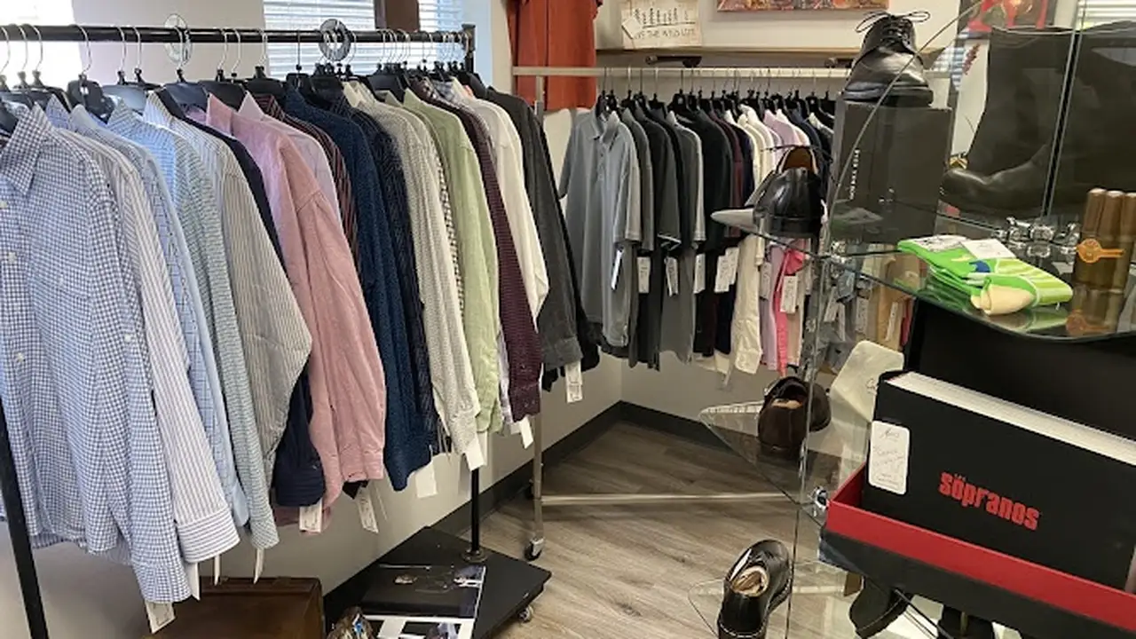 Consignment store in Tigard, Oregon: Musi's On Main Upscale Resale & Consignment