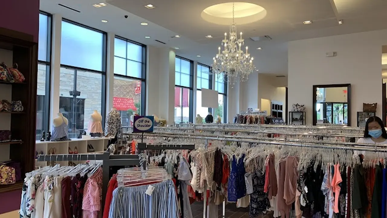Consignment store in Aurora, Colorado: My Best Friend's Closet Southlands