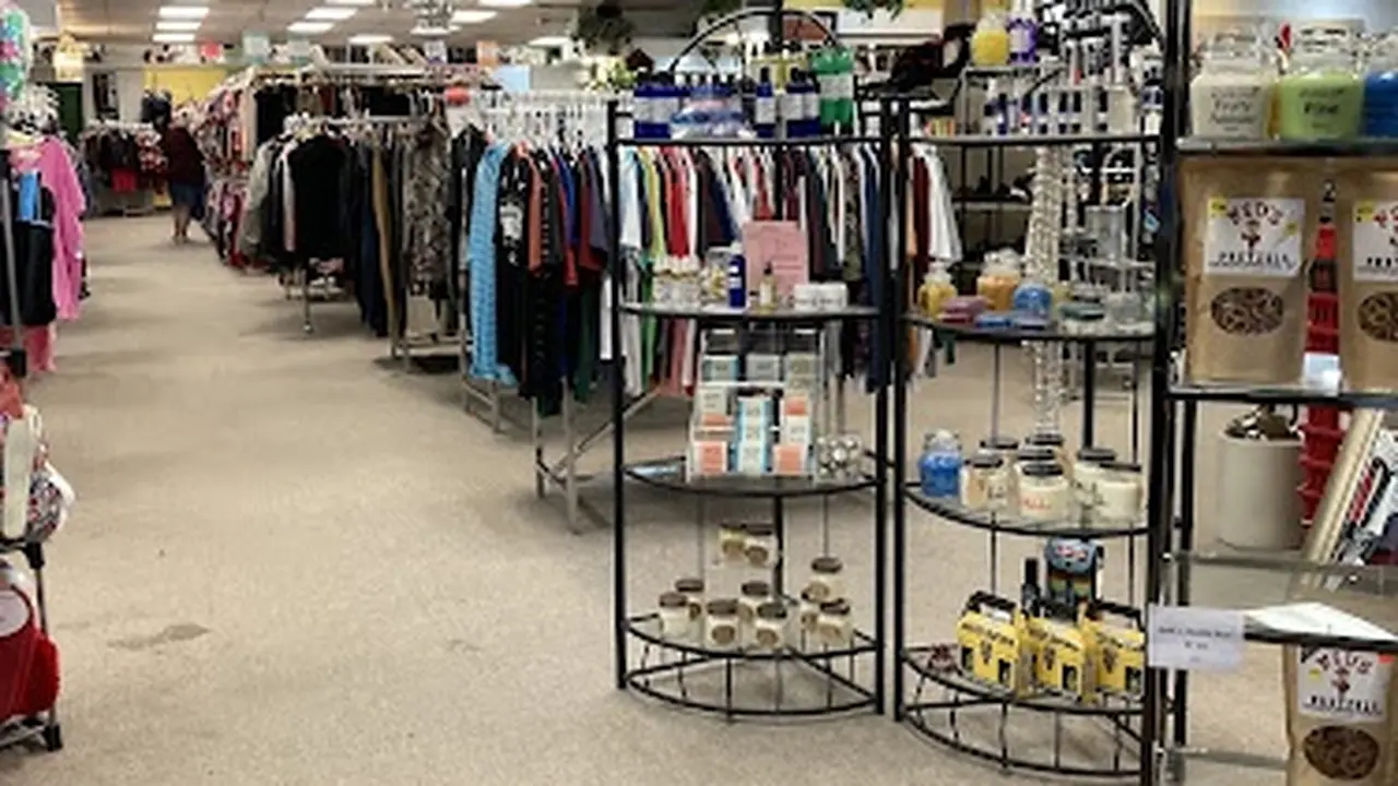 Consignment store in Fenton, Michigan: My Sister & Me Upscale Consignment
