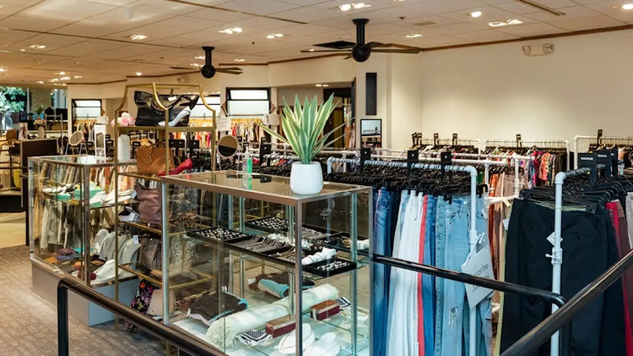 Consignment store in Phoenix, Arizona: My Sister's Closet