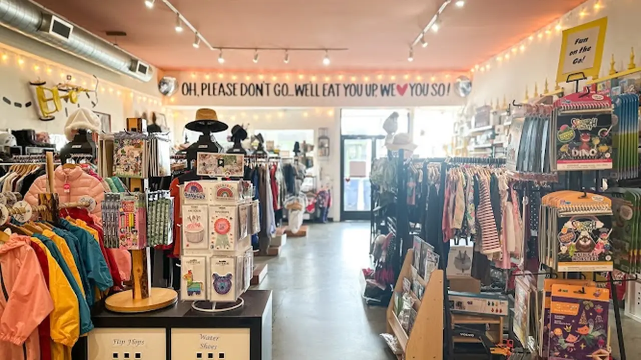 Consignment store in Seattle, Washington: My Three Little Birds