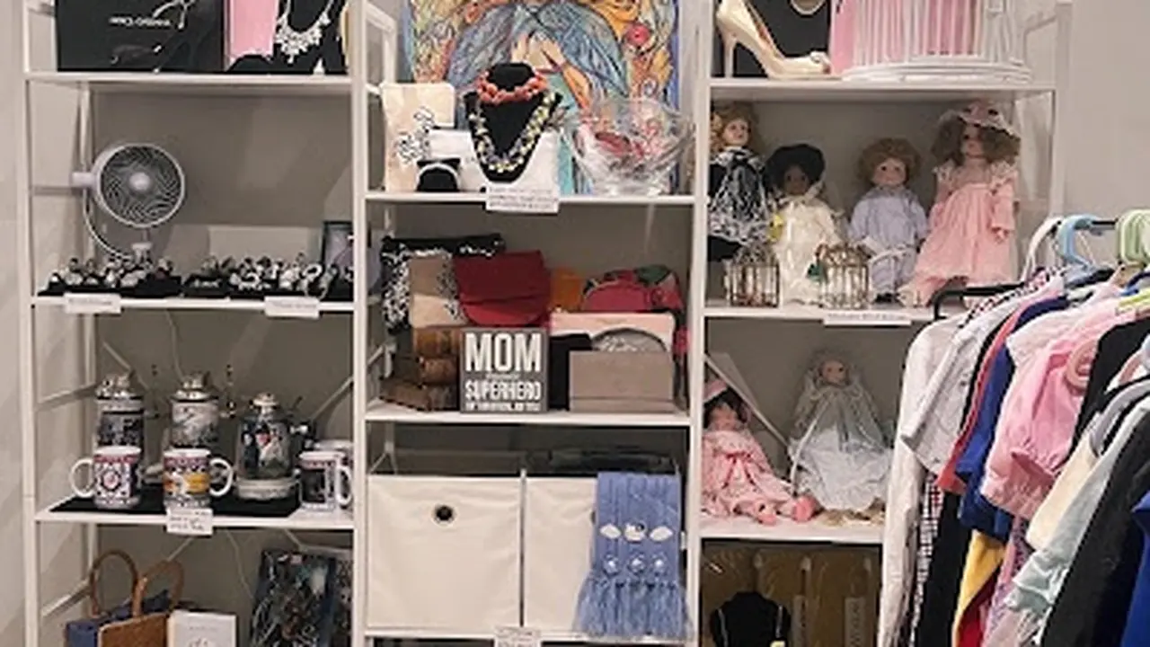 Consignment store in Albertson, New York: My Treasures NYC Pop-Up Shop