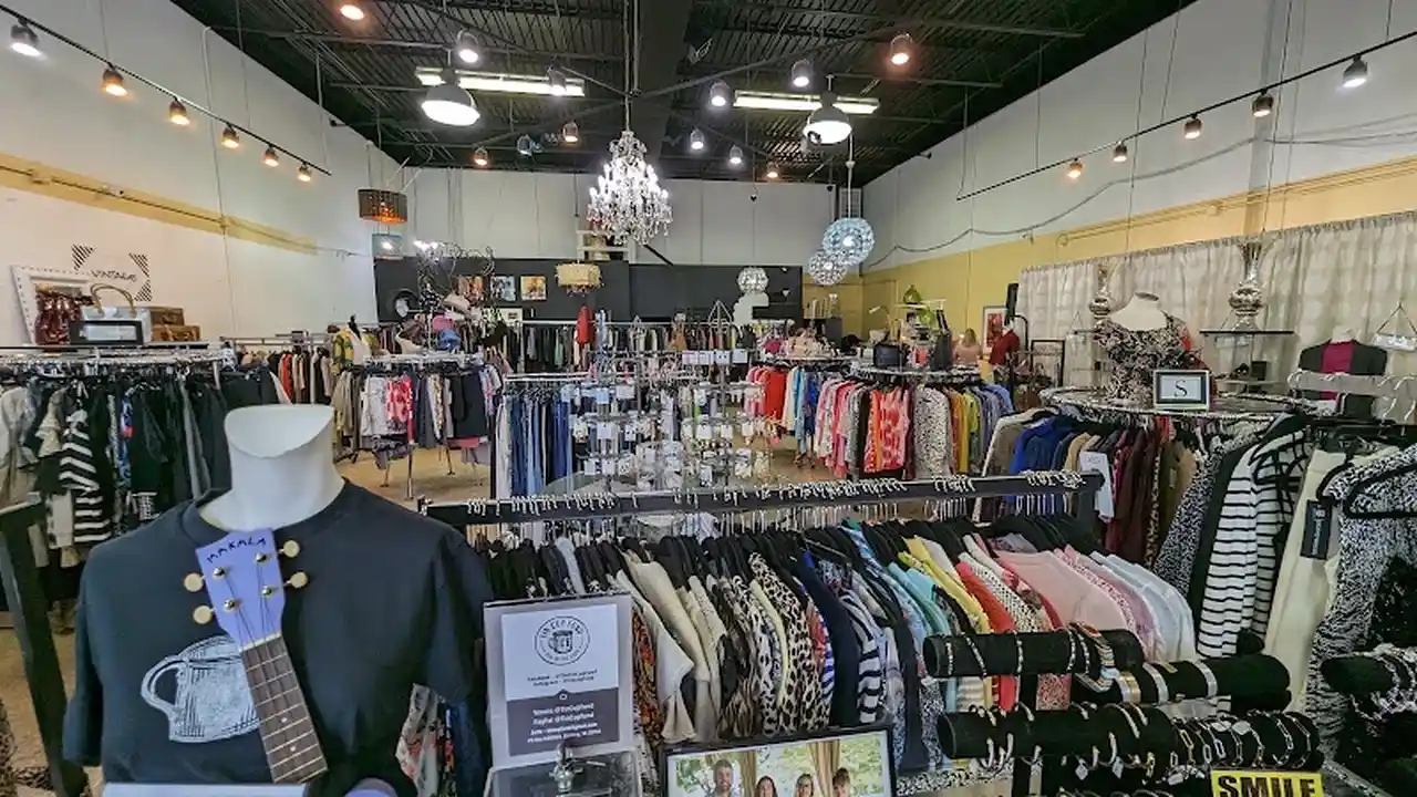 Consignment store in Herndon, Virginia: N’Used