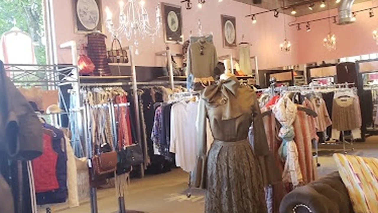 Consignment store in Salt Lake City, Utah: Namedroppers