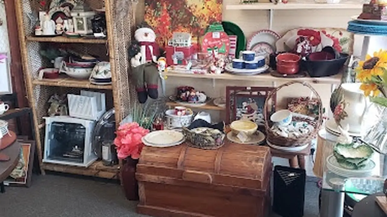 Consignment store in Sumrall, Mississippi: Nancy's Treasures
