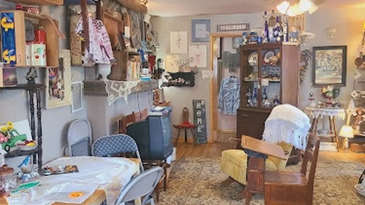 Consignment store in Wall, South Dakota: Nanna's Mercantile