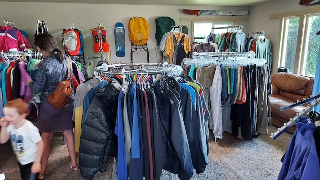 Consignment store in Logan, Utah: Naomi Market: Climb