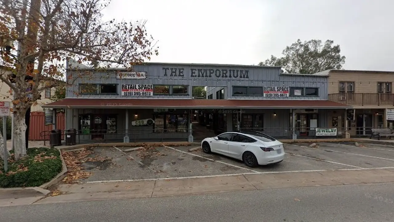 Consignment store in Temecula, California: National Gold & Jewelry Estate Buyers