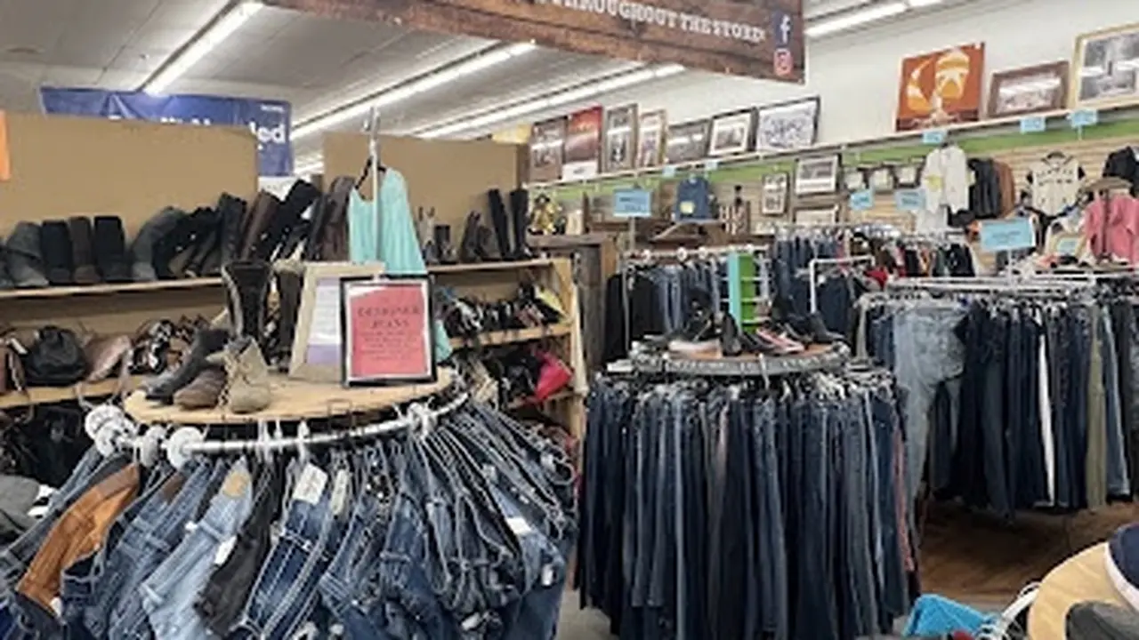 Consignment store in Heber Springs, Arkansas: Nearly New Consignments