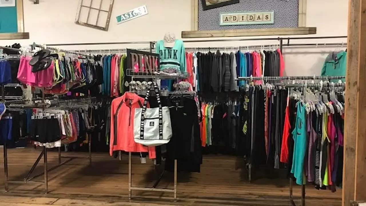 Consignment store in Rock Valley, Iowa: Nearly New Town