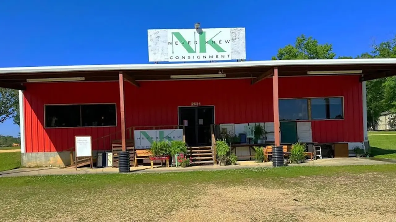 Consignment store in Collins, Mississippi: Never Knew Consignment