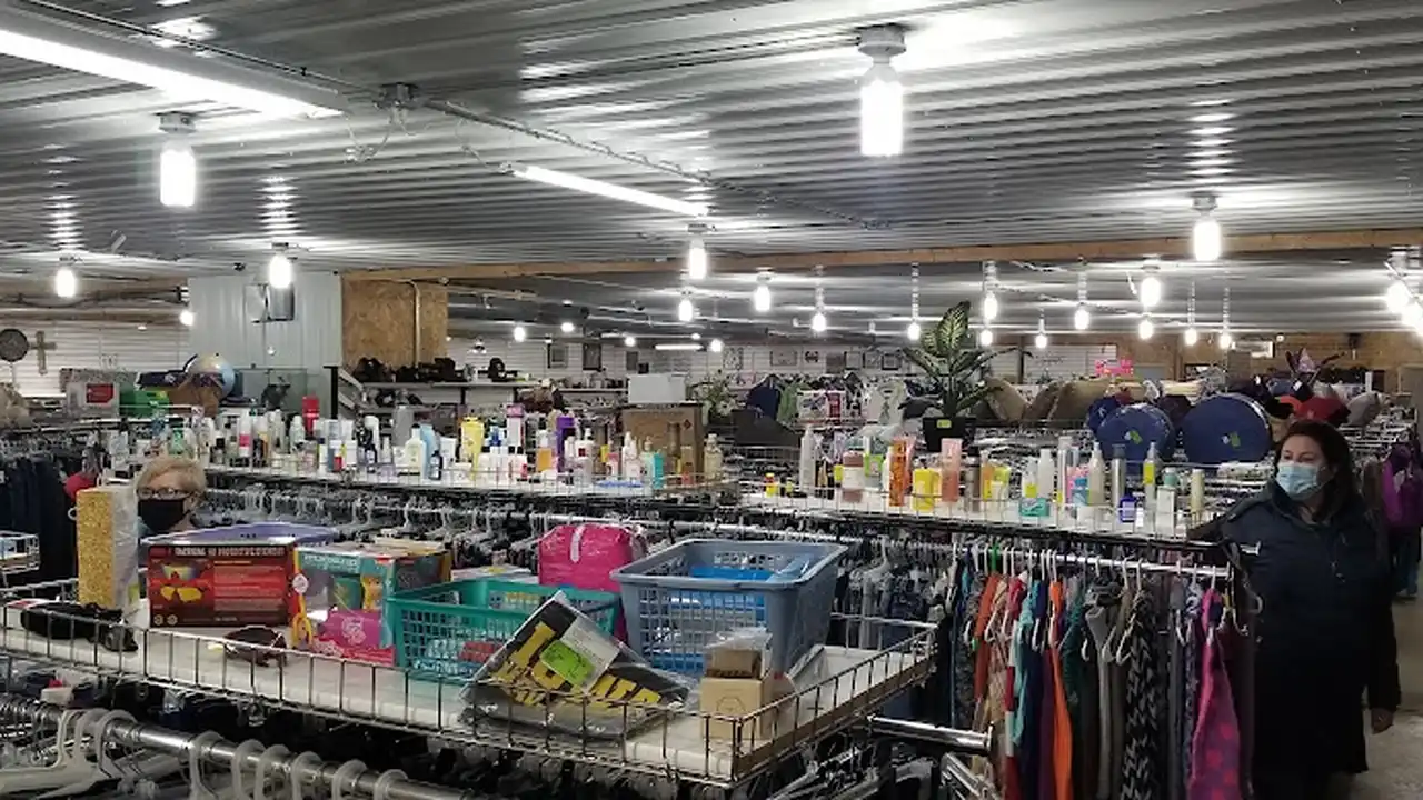 Consignment store in Vermillion, South Dakota: New 2 You Consignments
