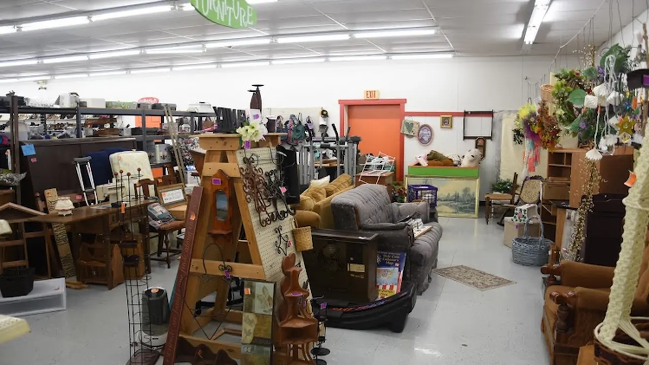 Consignment store in Memphis, Missouri: New 4 You Consignments