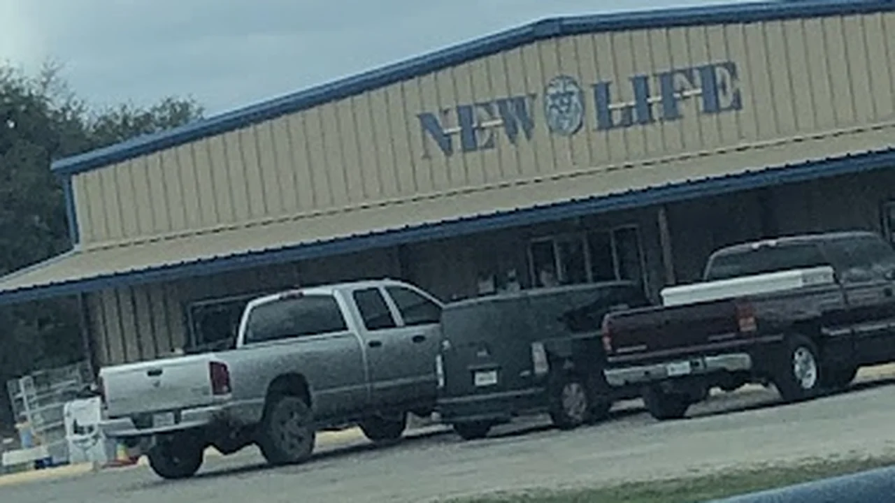 Consignment store in Pipe Creek, Texas: New Life Resale Shop