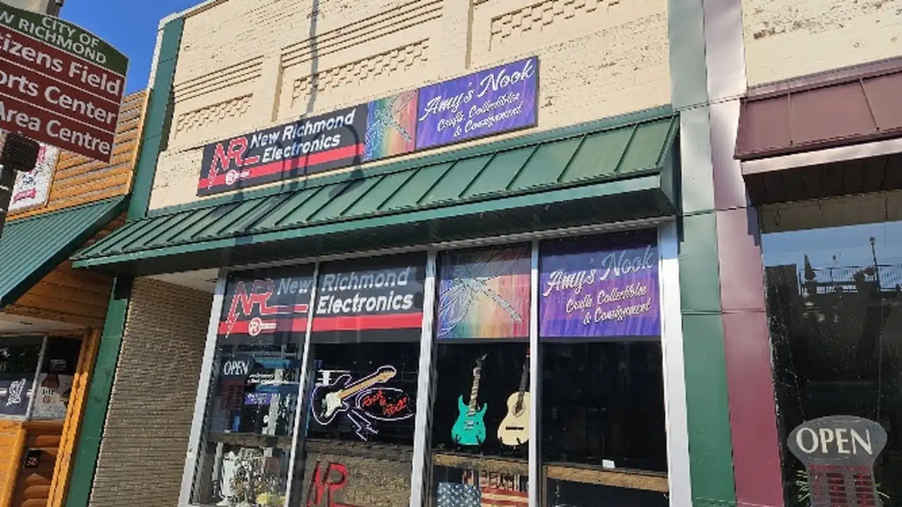 Consignment store in New Richmond, Wisconsin: New Richmond Electronics and Amy's Nook
