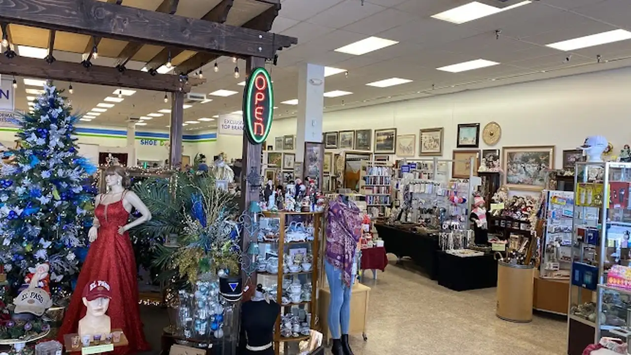 Consignment store in Roanoke, Virginia: New To Me Consignment Boutique
