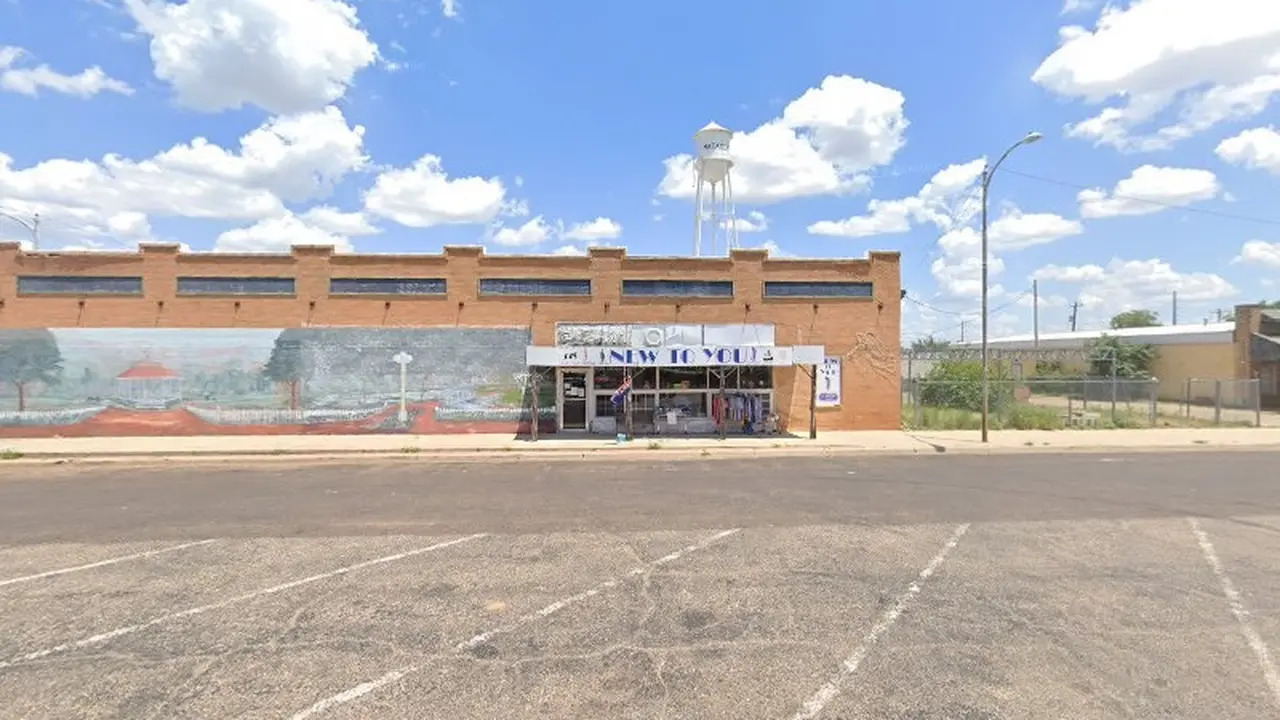 Consignment store in Matador, Texas: New to You