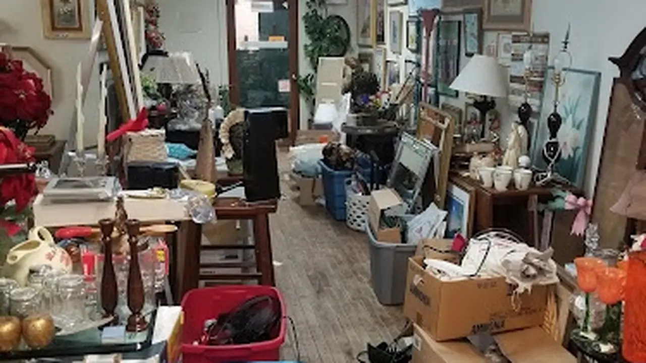 Consignment store in Shelton, Connecticut: Nicky's Attic