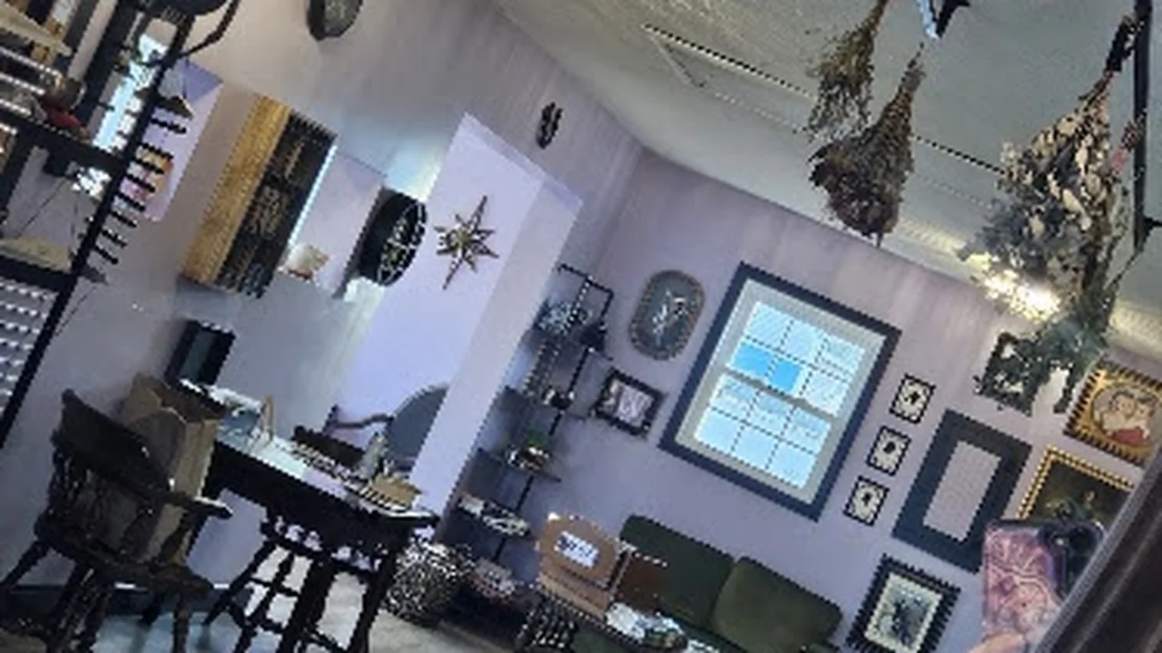 Consignment store in Fairhaven, Massachusetts: North Star Apothecary