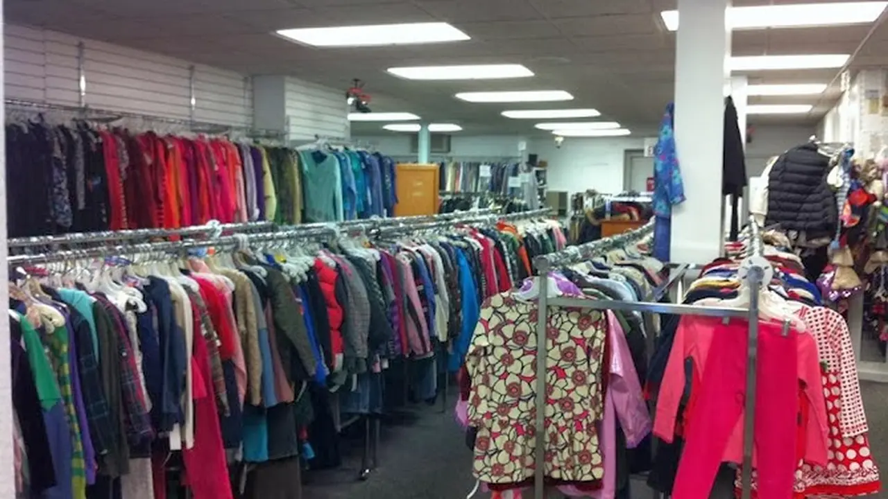 Consignment store in Minneapolis, Minnesota: Nu Look Consignment Apparel
