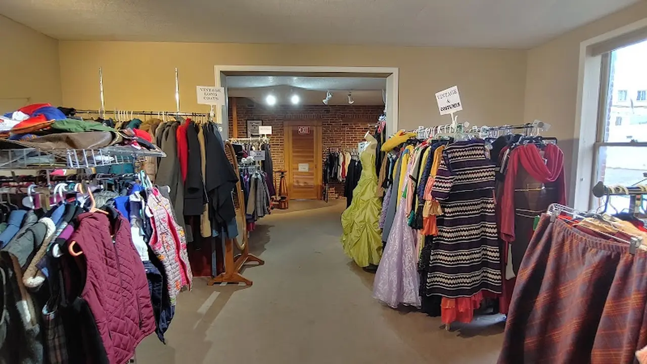 Consignment store in Laramie, Wyoming: NU2U