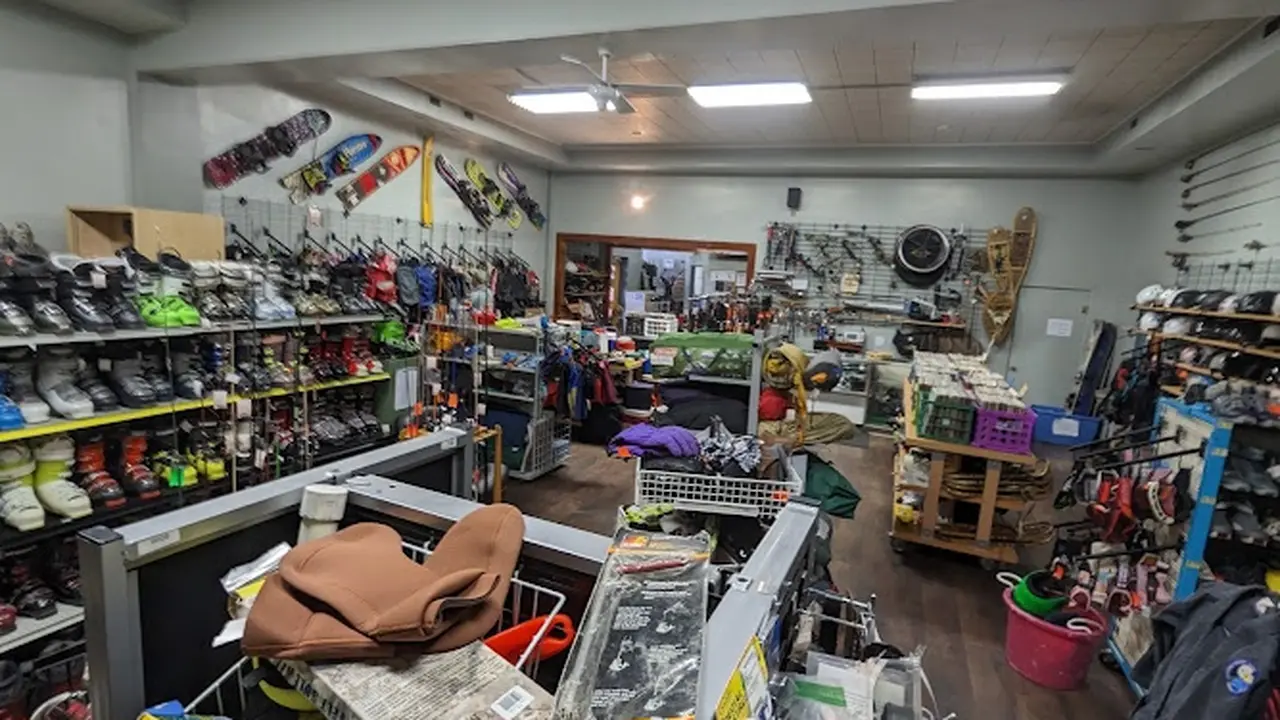 Consignment store in Laramie, Wyoming: NU2U Sports