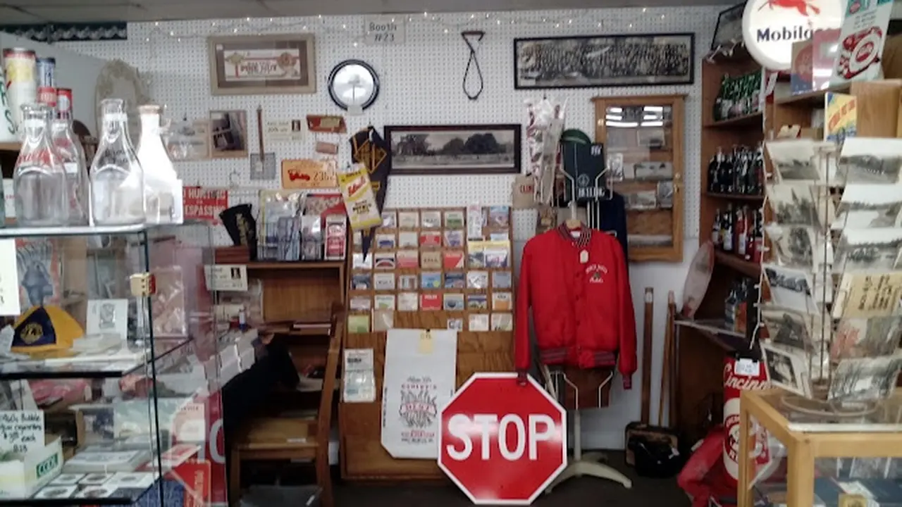 Consignment store in Muncie, Indiana: Old 67 Antique Mall