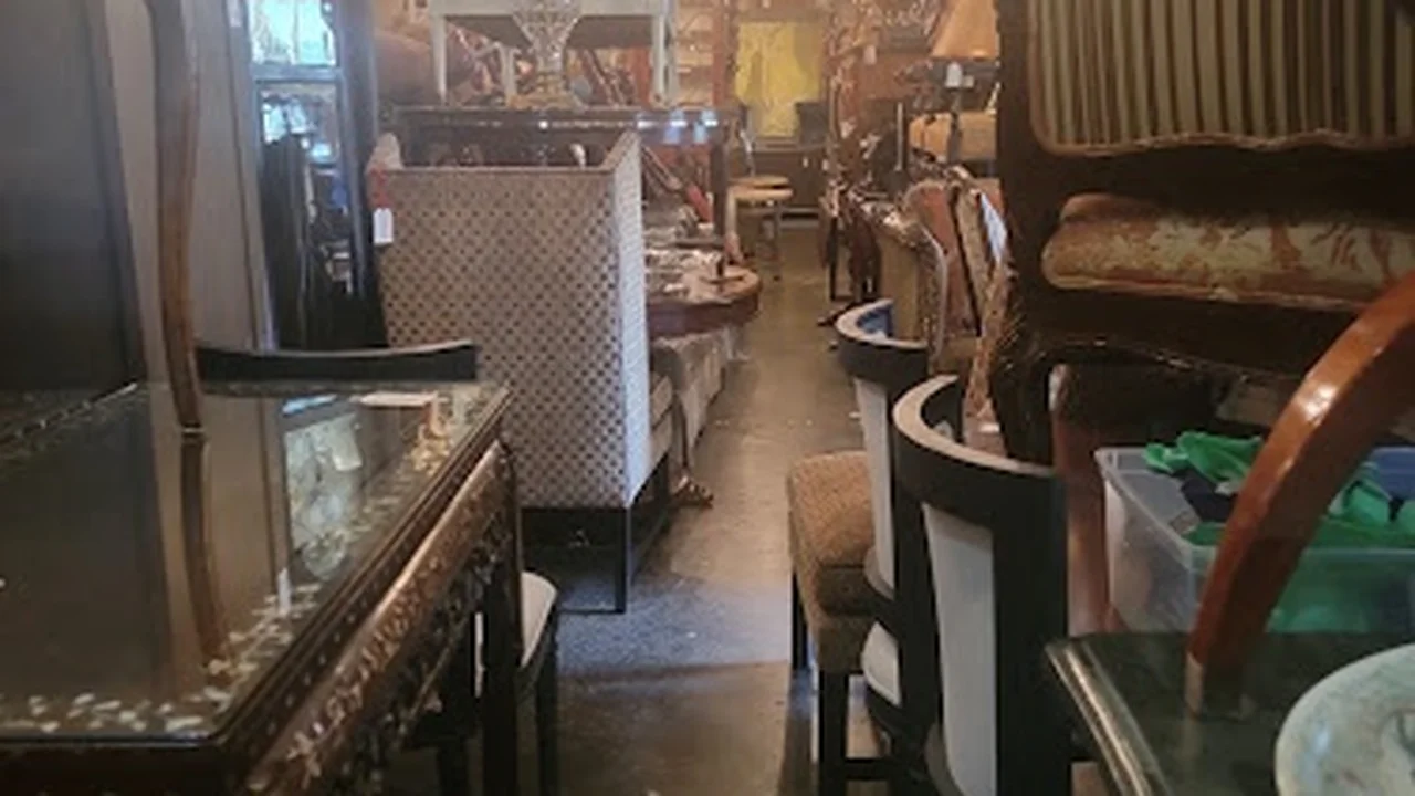 Consignment store in Dallas, Texas: On Consignment