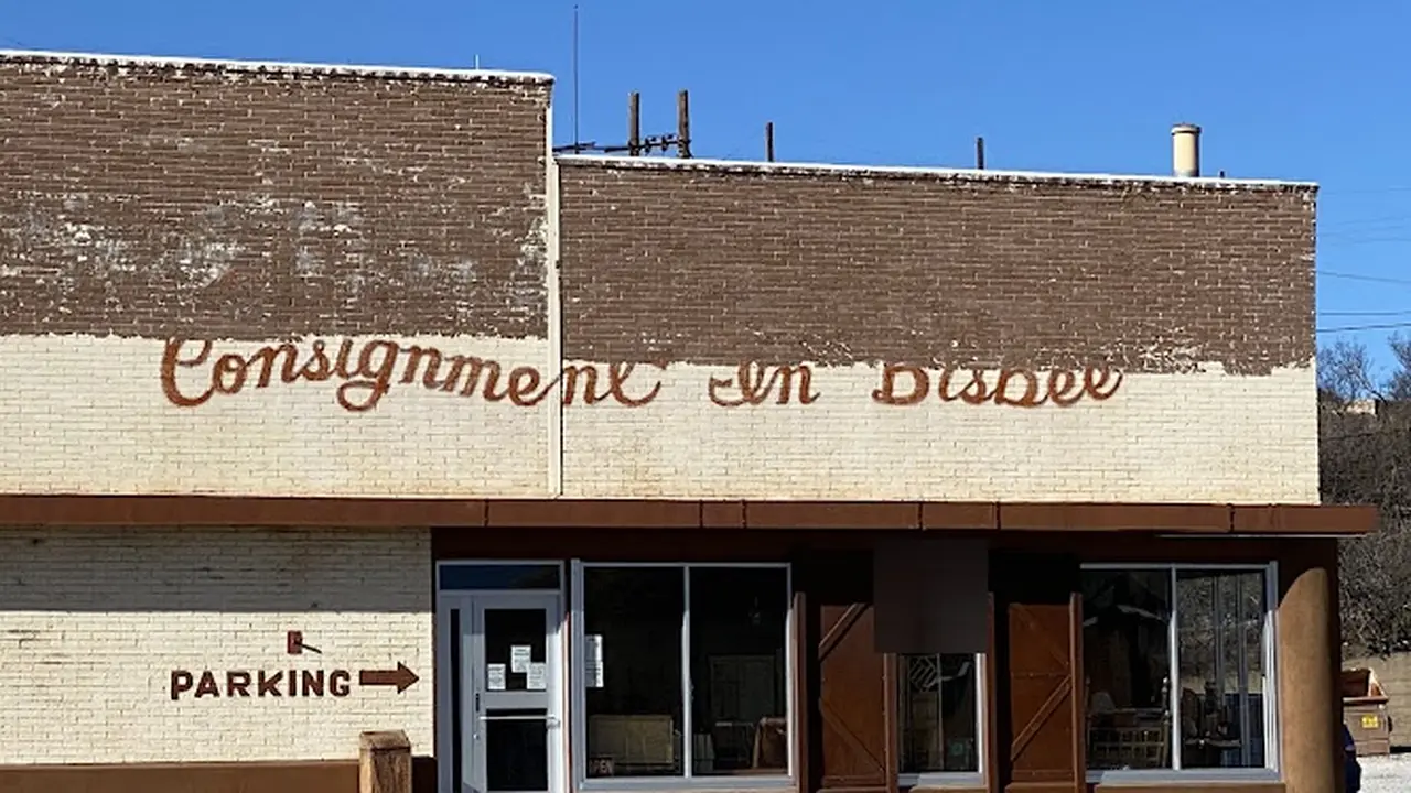 Consignment store in Bisbee, Arizona: On Consignment in Bisbee