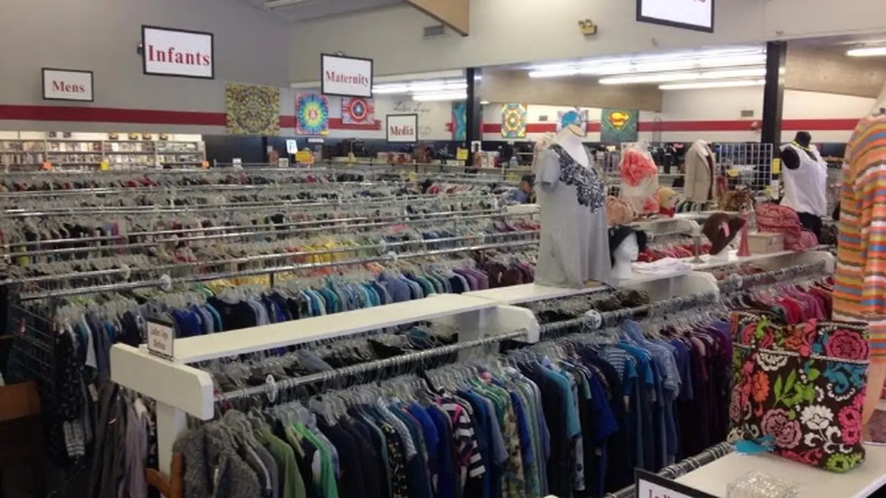 Consignment store in Woodstock, Virginia: On Second Thought Consign & Thrift