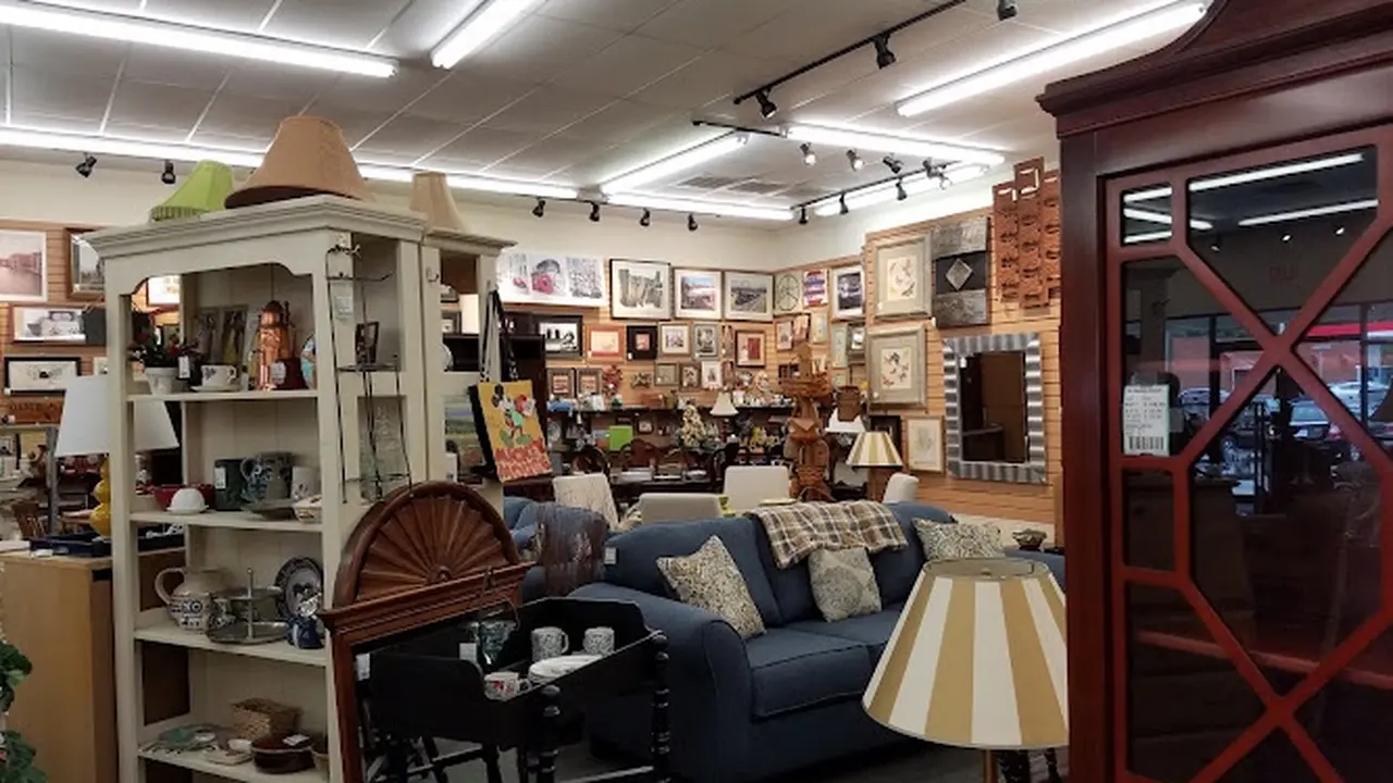 Consignment store in Forest, Virginia: On Second Thought Consignment