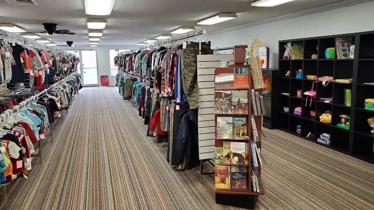 Consignment store in East Earl, Pennsylvania: Once Mine Boutique