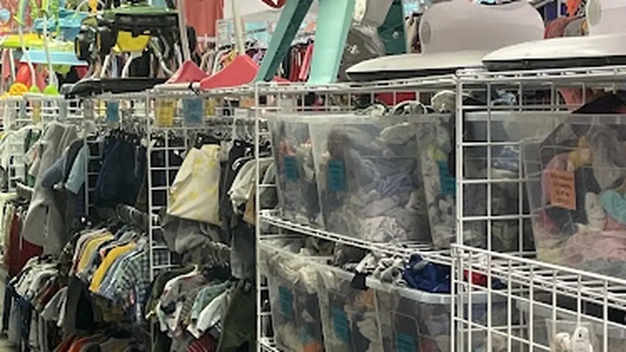 Consignment store in Deltona, Florida: Oodles Consignment Boutique