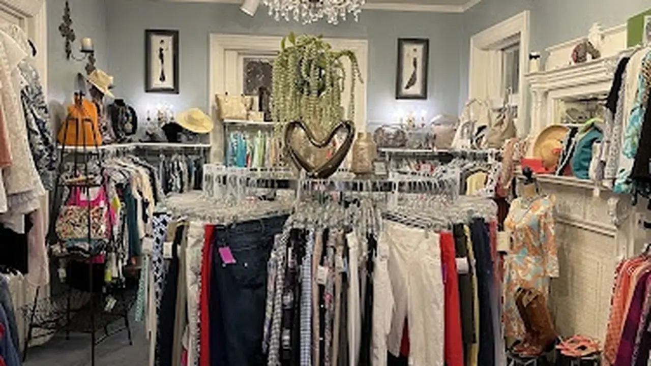 Consignment store in Lancaster, Pennsylvania: Ooh La La Consignment