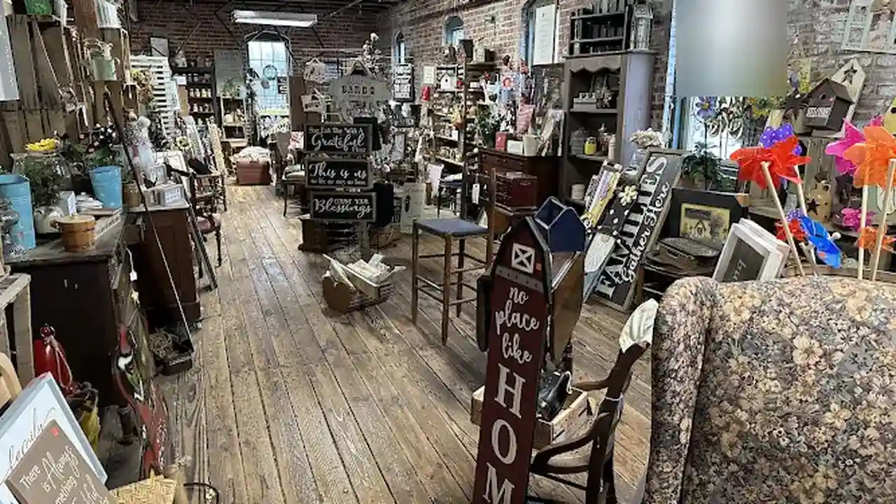 Consignment store in Kokomo, Indiana: Original Treasure Mart
