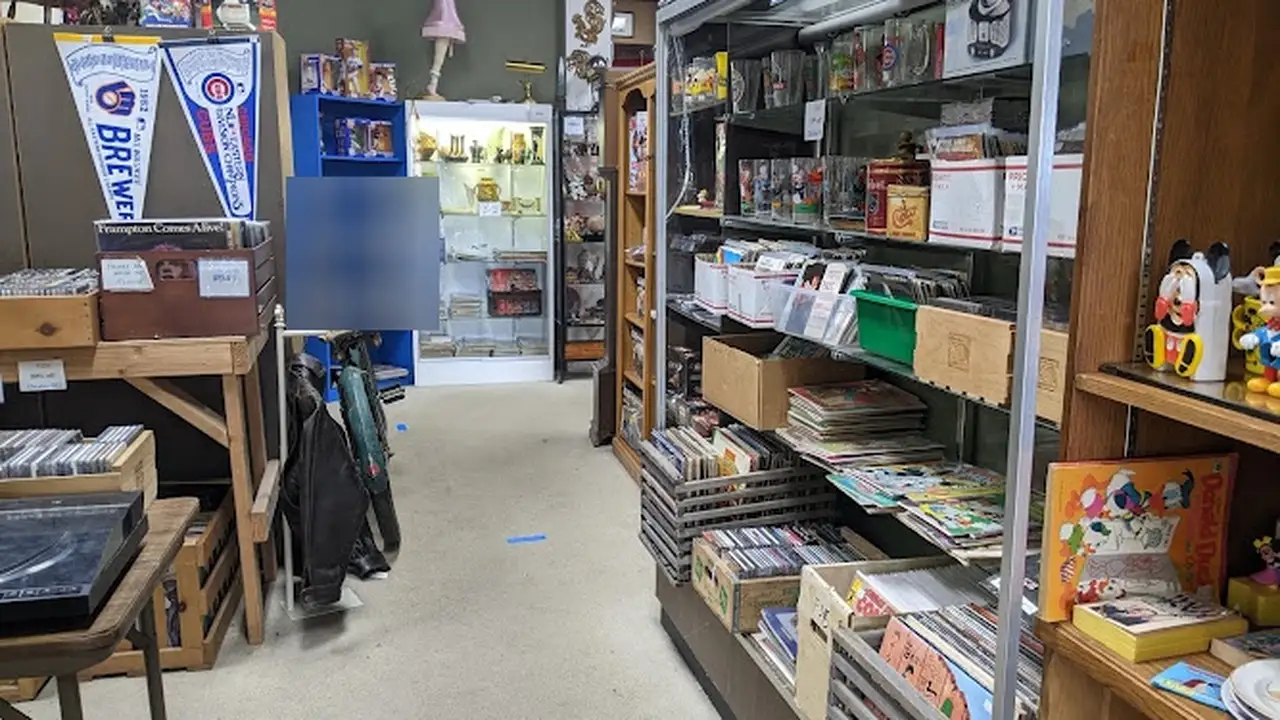 Consignment store in Aurora, Illinois: Out of the Attic Antiques